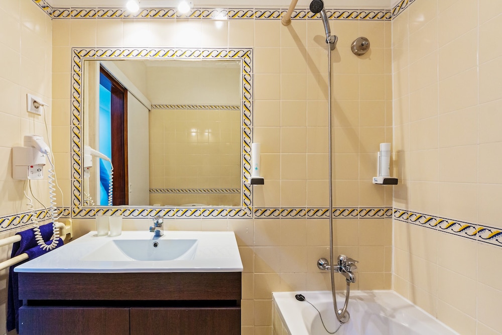 Hotel Balaia Mar — Hotel rooms in Albufeira, Faro