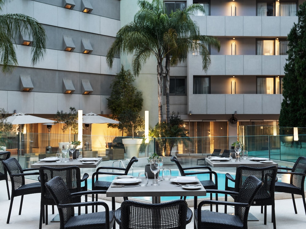 Galaxy Hotel Iraklio — Restaurant & bars in Heraklion