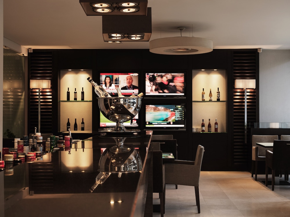Galaxy Hotel Iraklio — Restaurant & bars in Heraklion