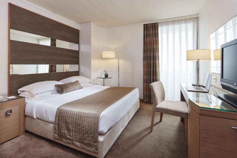 Galaxy Hotel Iraklio — Hotel rooms in Heraklion