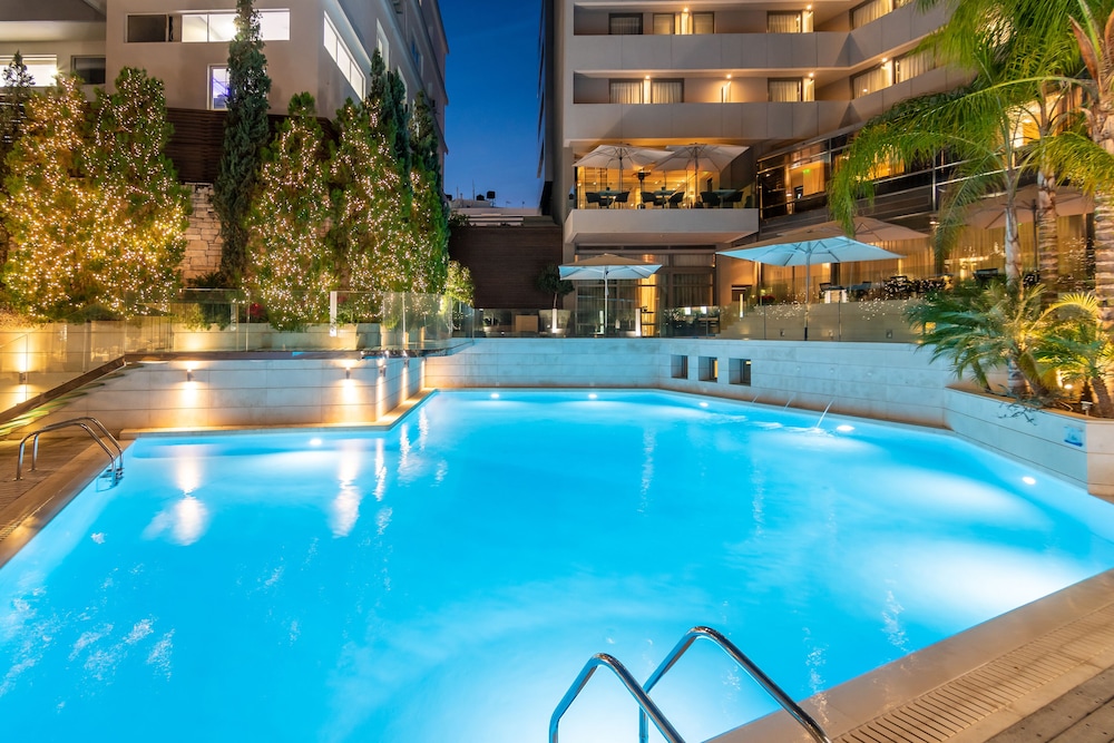 Galaxy Hotel Iraklio — Swimming pool in Heraklion