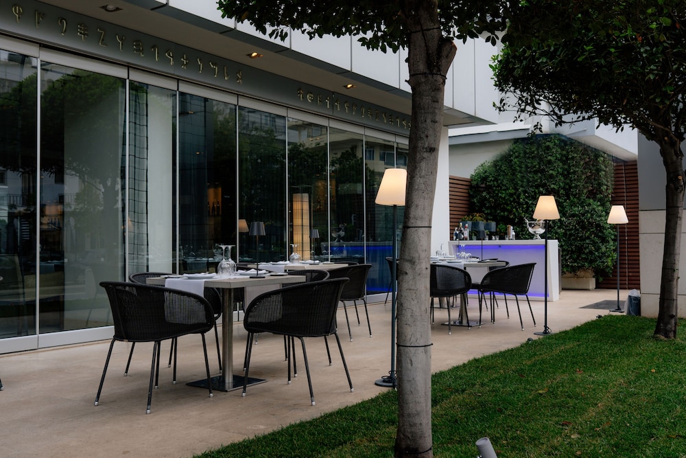 Galaxy Hotel Iraklio — Restaurant & bars in Heraklion