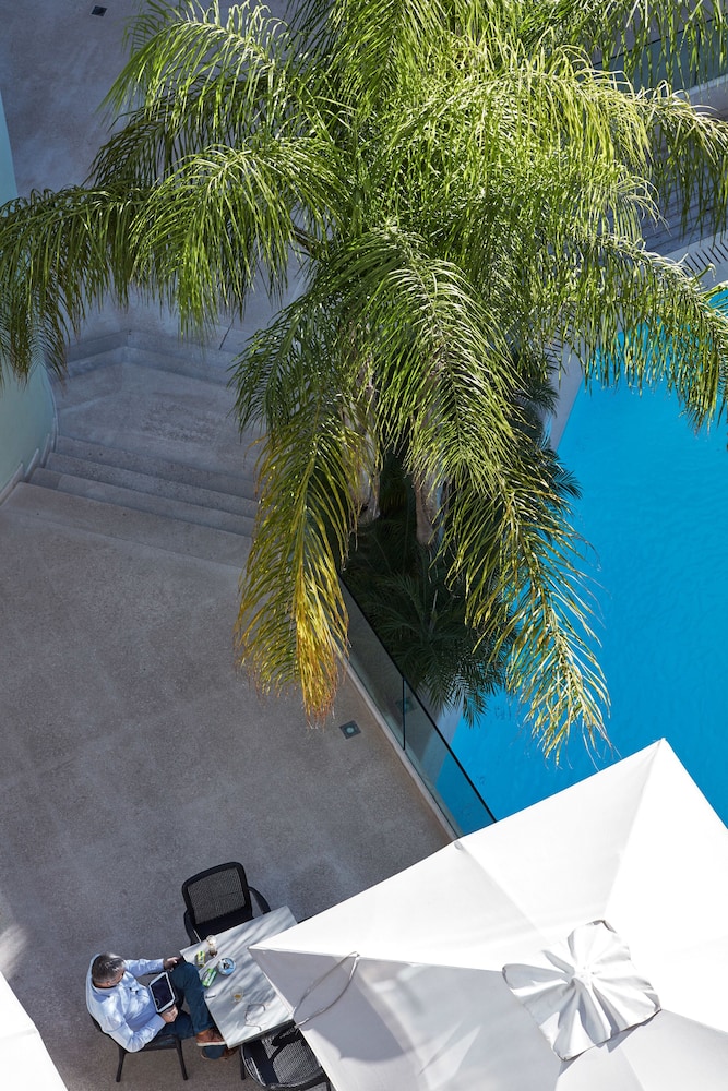 Galaxy Hotel Iraklio — Swimming pool in Heraklion