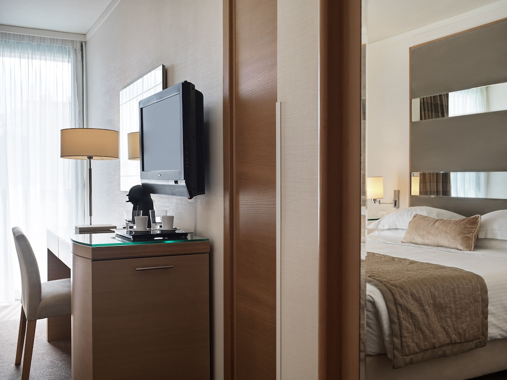Galaxy Hotel Iraklio — Hotel rooms in Heraklion