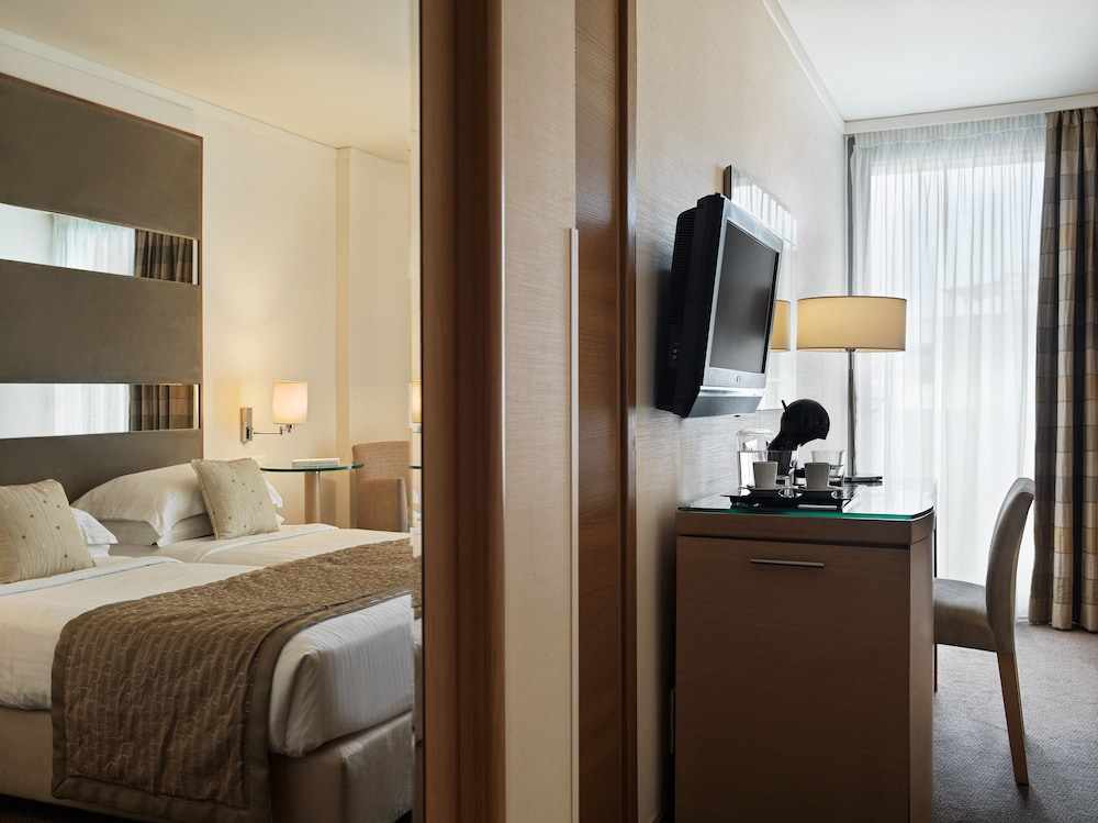 Galaxy Hotel Iraklio — Hotel rooms in Heraklion