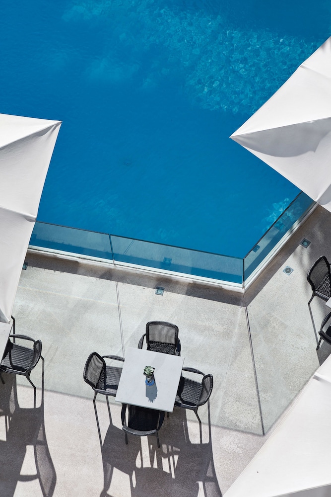 Galaxy Hotel Iraklio — Swimming pool in Heraklion