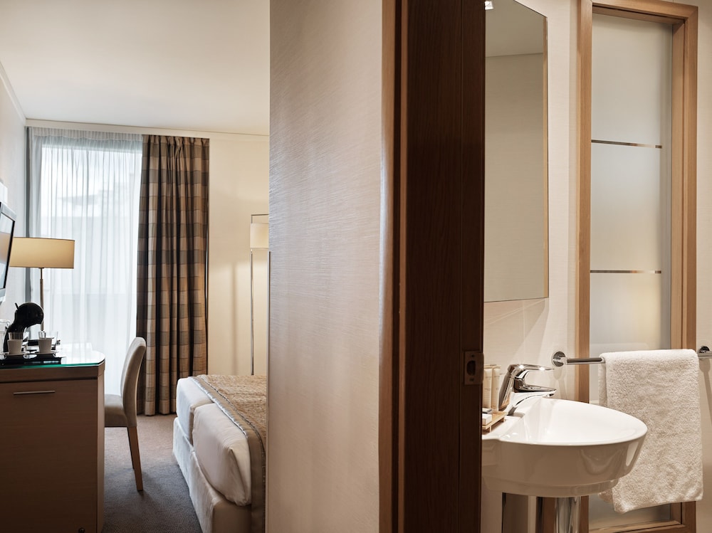 Galaxy Hotel Iraklio — Hotel rooms in Heraklion