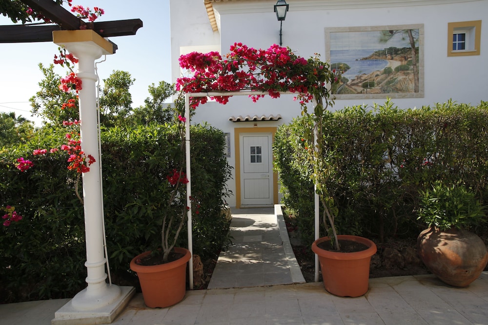 Muthu Balaia Sol — Hotel building in Albufeira, Faro