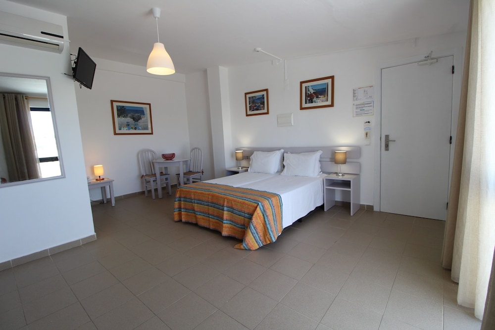 Muthu Balaia Sol — Hotel rooms in Albufeira, Faro