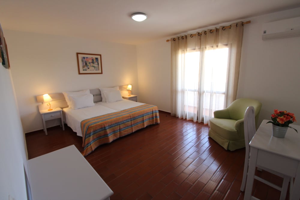 Muthu Balaia Sol — Hotel rooms in Albufeira, Faro