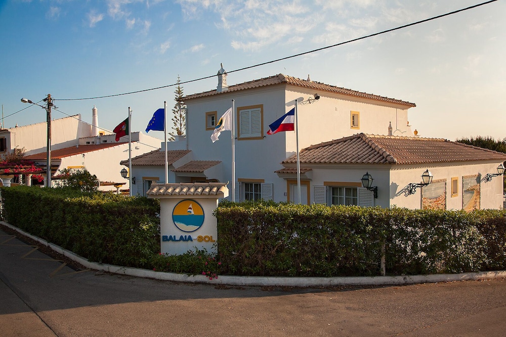 Muthu Balaia Sol — Hotel building in Albufeira, Faro