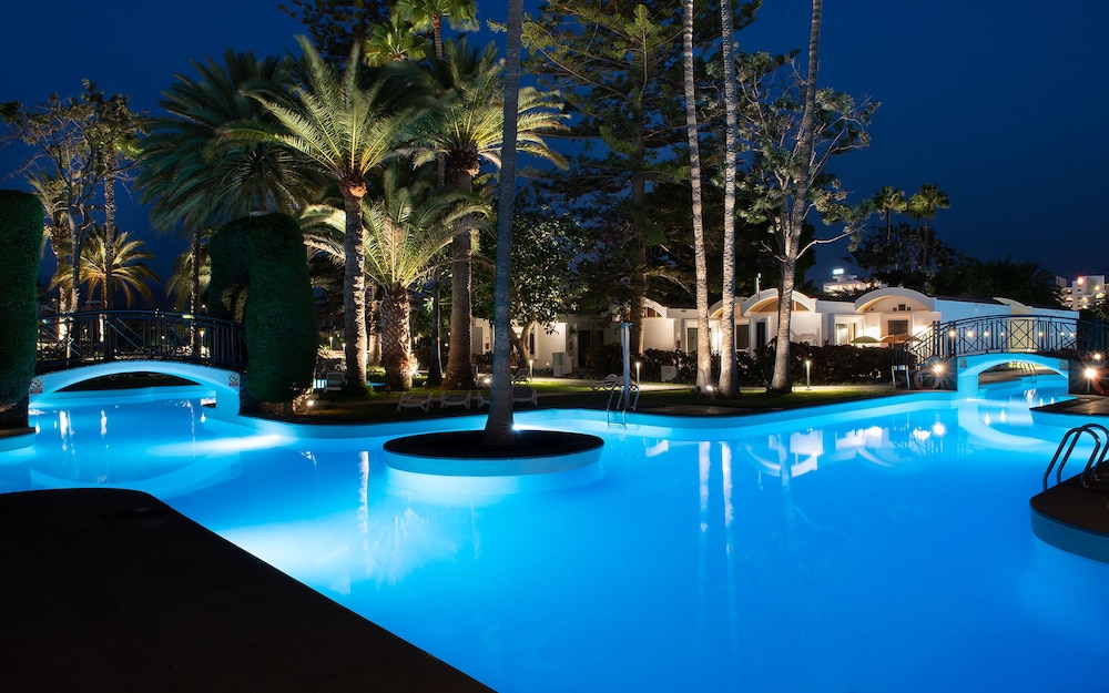 Bungalows Cordial Biarritz — Swimming pool in Playa del Ingles, Canary Islands