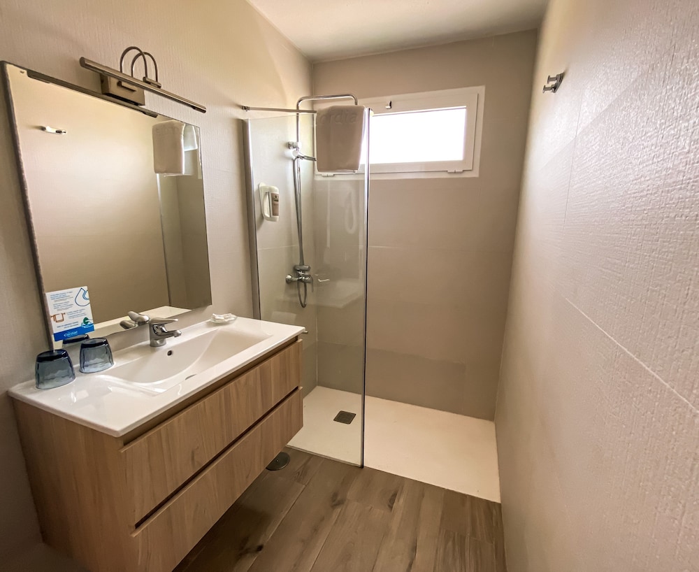 Bungalows Cordial Biarritz — Hotel rooms in Playa del Ingles, Canary Islands