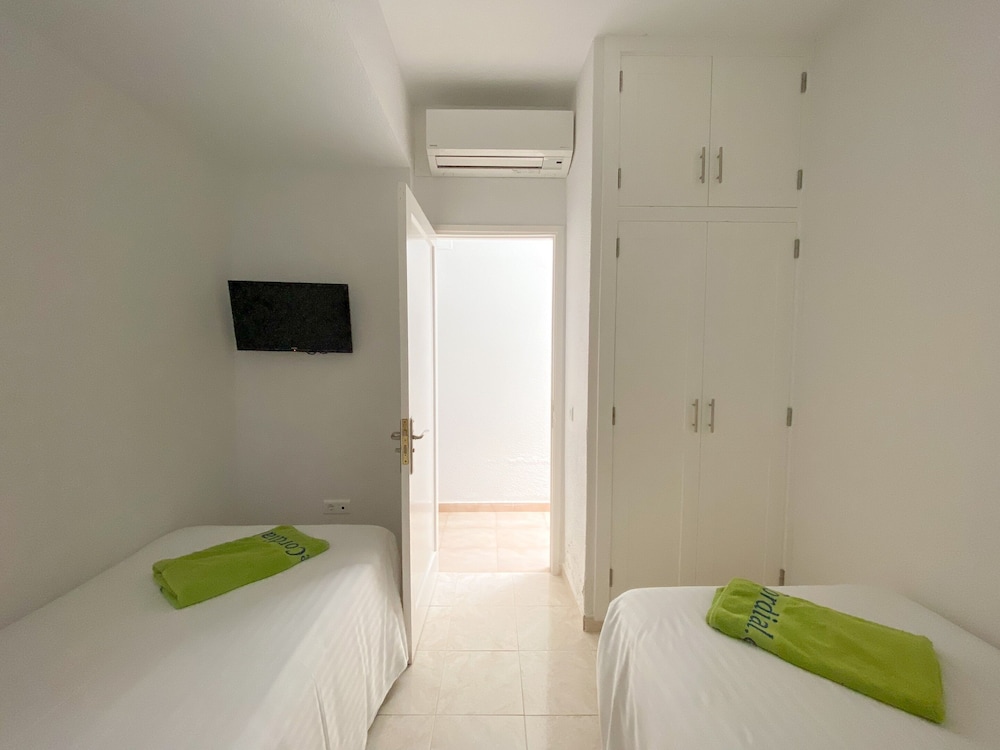 Bungalows Cordial Biarritz — Hotel rooms in Playa del Ingles, Canary Islands