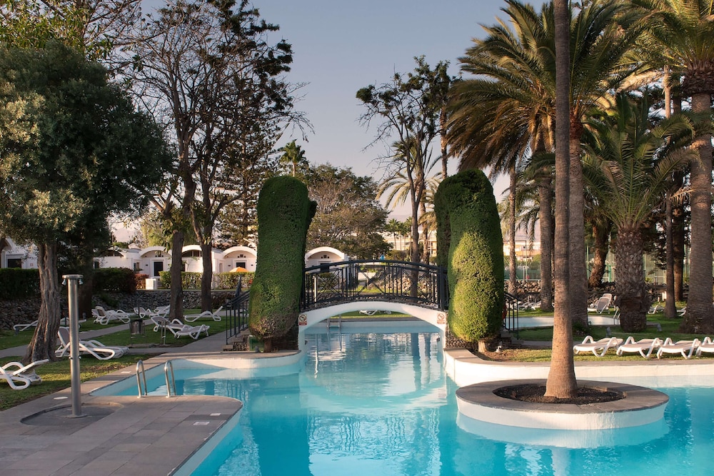Bungalows Cordial Biarritz — Swimming pool in Playa del Ingles, Canary Islands