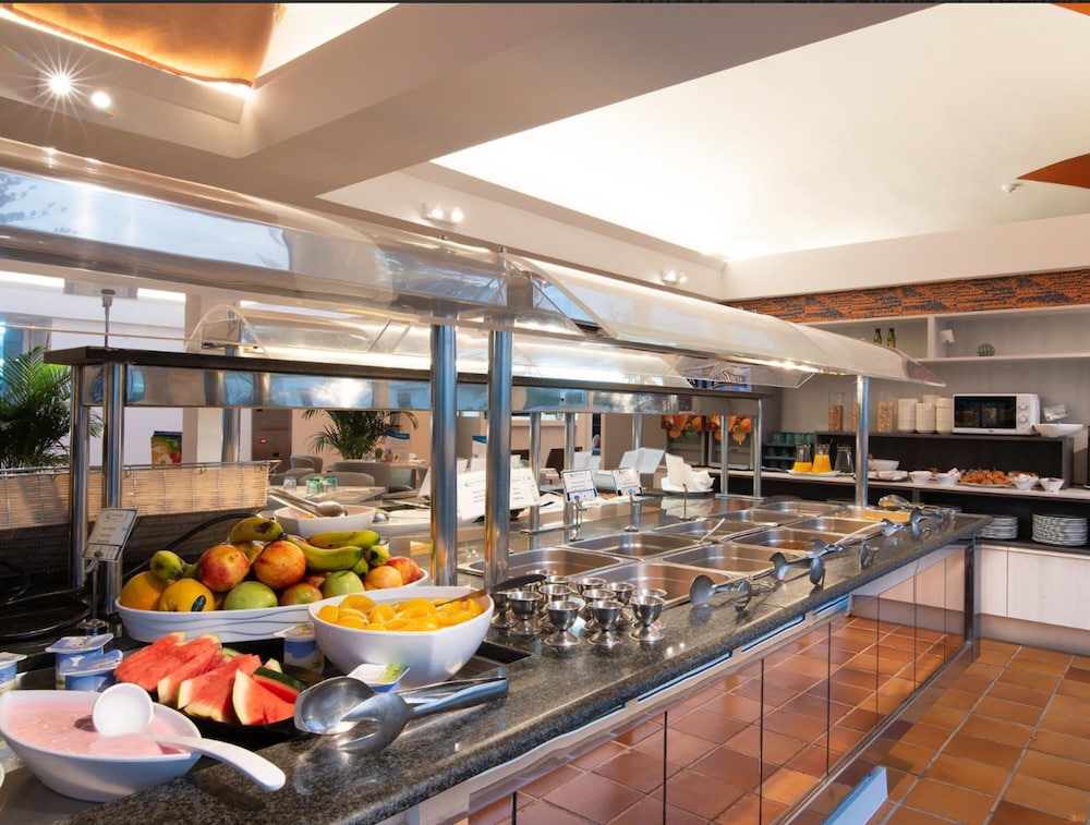 Bungalows Cordial Biarritz — Restaurant & bars in Playa del Ingles, Canary Islands