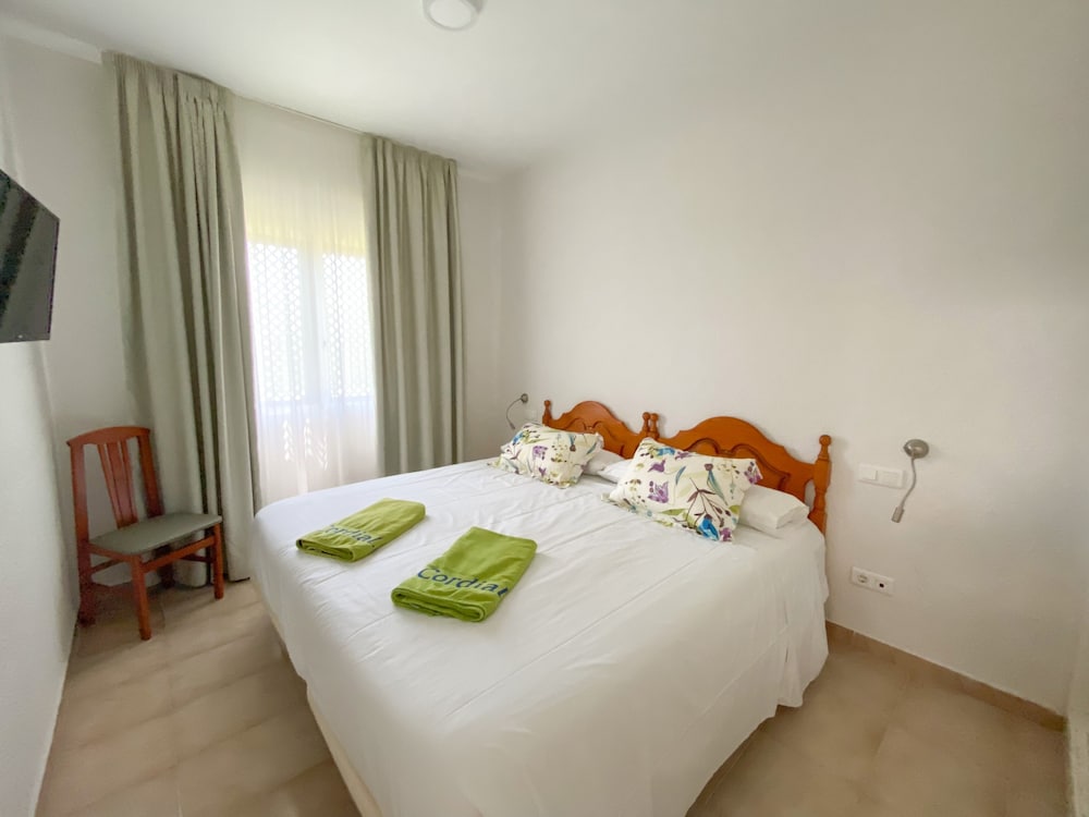 Bungalows Cordial Biarritz — Hotel rooms in Playa del Ingles, Canary Islands