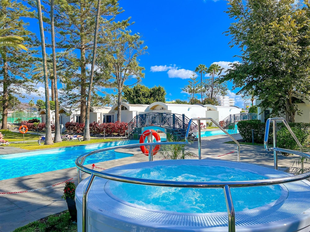 Bungalows Cordial Biarritz — Swimming pool in Playa del Ingles, Canary Islands