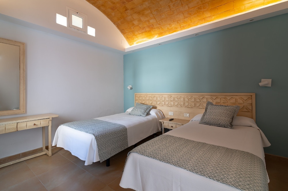 Bungalows Cordial Biarritz — Hotel rooms in Playa del Ingles, Canary Islands