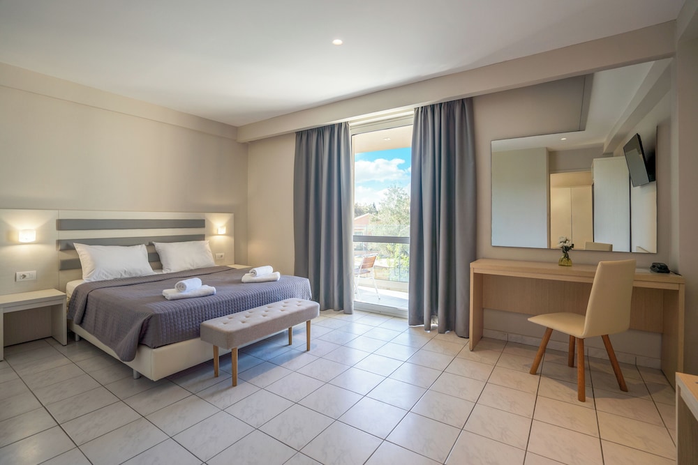 CNic Gemini Hotel — Hotel rooms in Moraitika, Ionian Islands