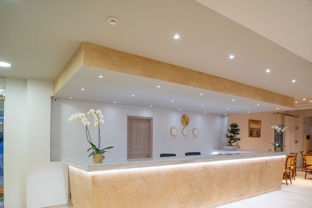 CNic Gemini Hotel — Hotel building in Moraitika, Ionian Islands