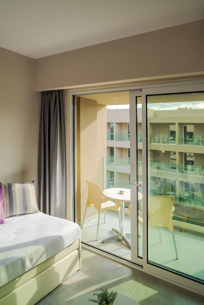 CNic Gemini Hotel — Hotel rooms in Moraitika, Ionian Islands