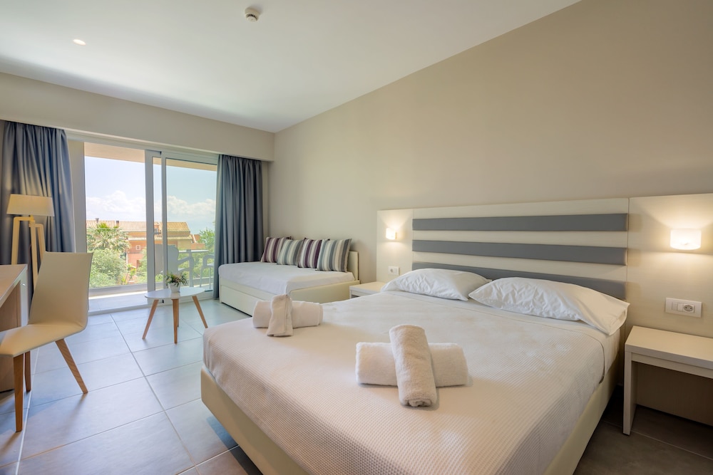 CNic Gemini Hotel — Hotel rooms in Moraitika, Ionian Islands