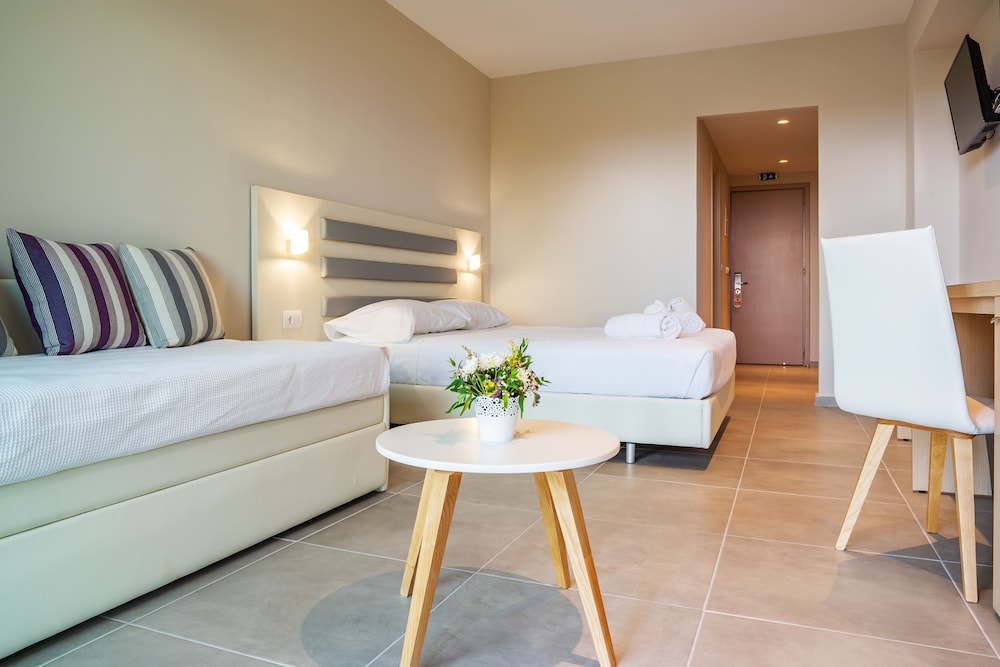 CNic Gemini Hotel — Hotel rooms in Moraitika, Ionian Islands