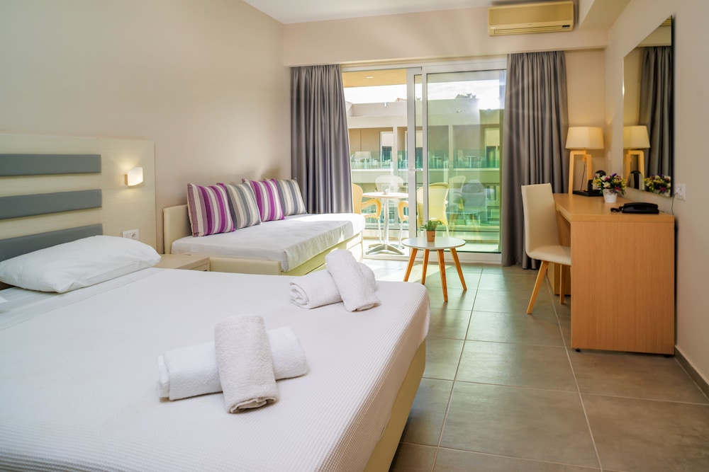 CNic Gemini Hotel — Hotel rooms in Moraitika, Ionian Islands