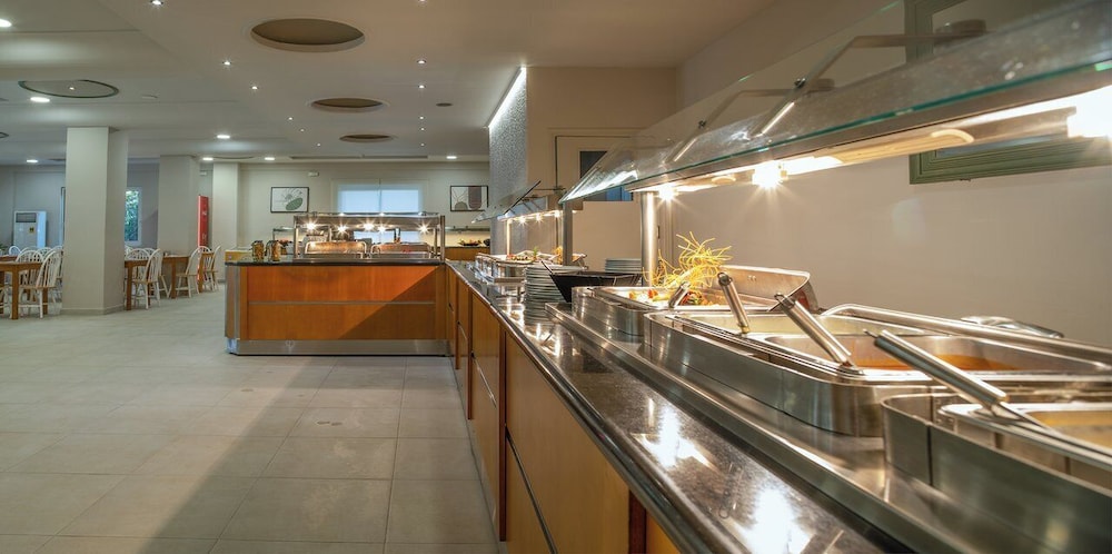 CNic Gemini Hotel — Restaurant & bars in Moraitika, Ionian Islands