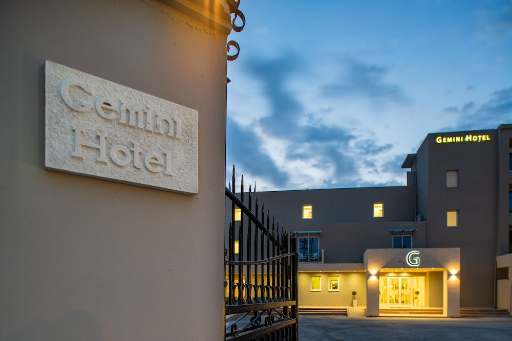CNic Gemini Hotel — Hotel building in Moraitika, Ionian Islands