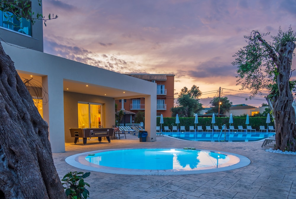 CNic Gemini Hotel — Swimming pool in Moraitika, Ionian Islands