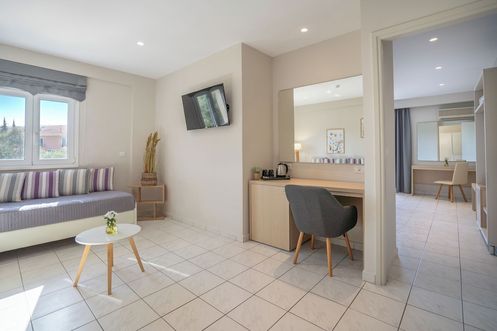 CNic Gemini Hotel — Hotel rooms in Moraitika, Ionian Islands