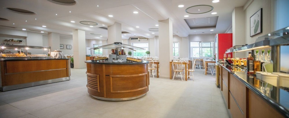 CNic Gemini Hotel — Restaurant & bars in Moraitika, Ionian Islands