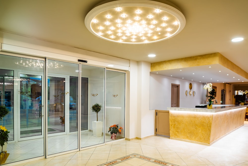 CNic Gemini Hotel — Hotel building in Moraitika, Ionian Islands