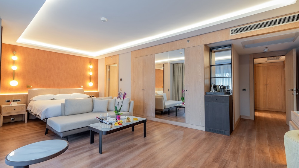 Gloria Golf Resort - All Inclusive — Rooms in Belek