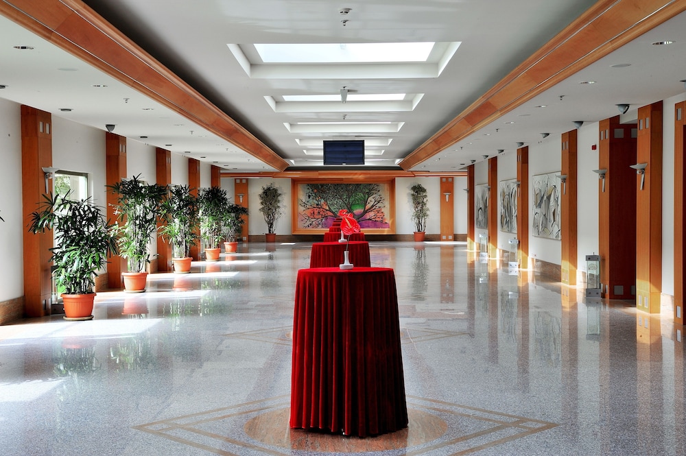 Gloria Golf Resort - All Inclusive — Shared spaces in Belek