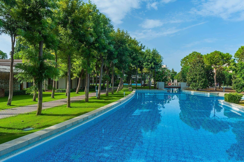 Gloria Serenity Resort - All Inclusive — Swimming pool in Belek