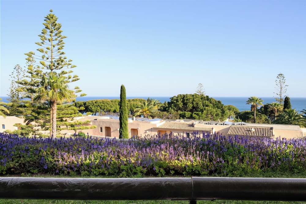 Vilalara Grand Hotel Algarve — Hotel building in Armação de Pêra, Faro