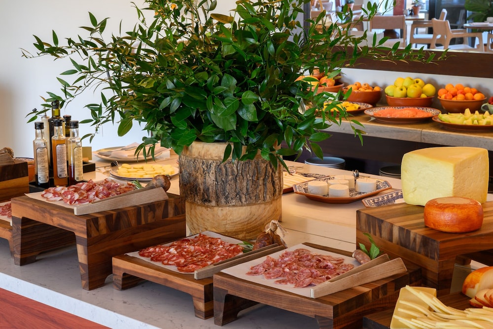 Vilalara Grand Hotel Algarve — Restaurant & bars in Armação de Pêra, Faro