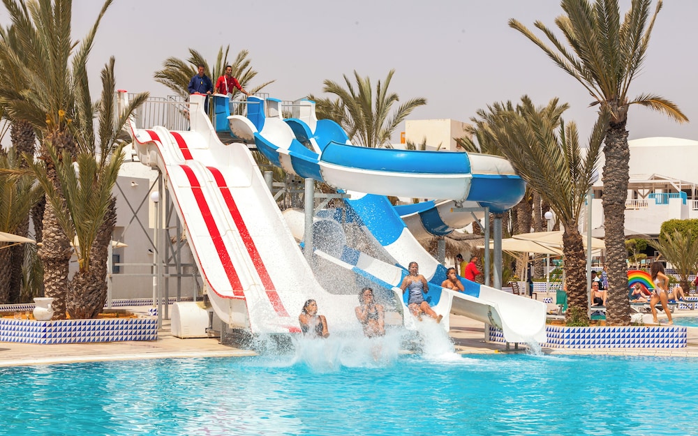 El Mouradi Djerba Menzel — Swimming pool in Aghir, Medenine