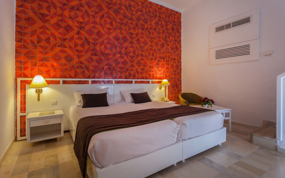 El Mouradi Djerba Menzel — Hotel rooms in Aghir, Medenine