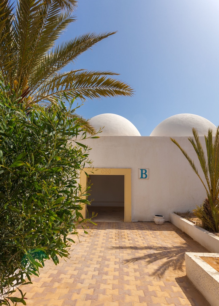El Mouradi Djerba Menzel — Hotel building in Aghir, Medenine