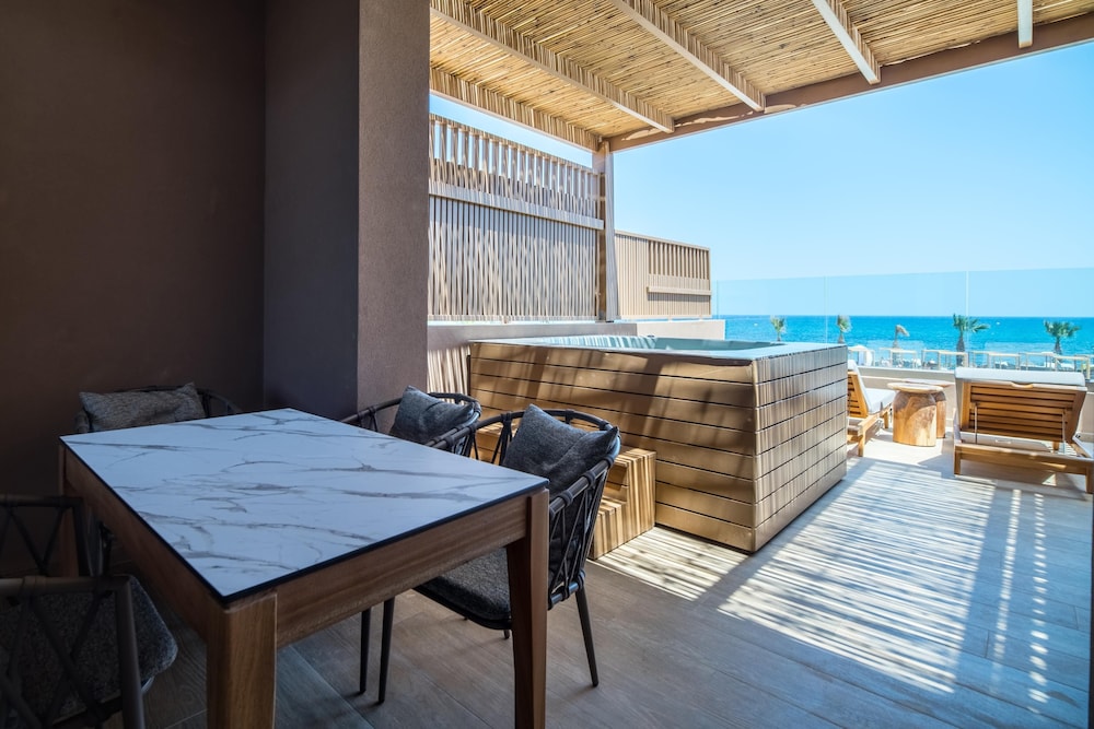 Senseana Sea Side Resort & Aquadventure - All Inclusive — Spa in Analipsi
