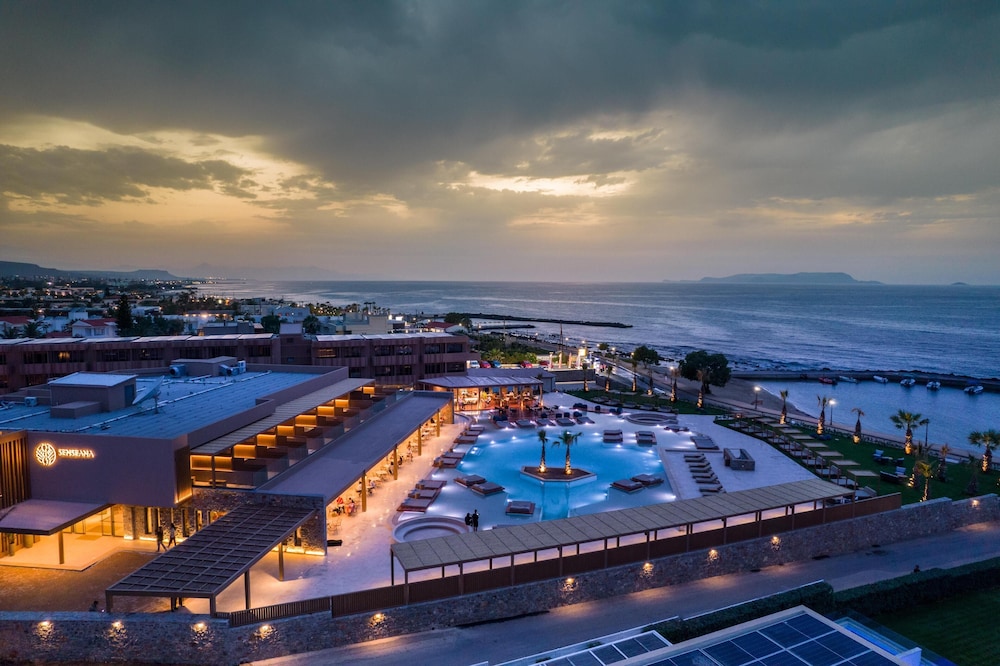 Senseana Sea Side Resort & Aquadventure - All Inclusive — Swimming pool in Analipsi