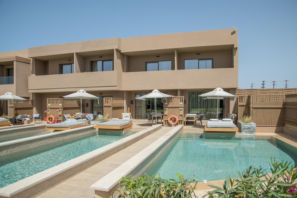 Senseana Sea Side Resort & Aquadventure - All Inclusive — Hotel building in Analipsi