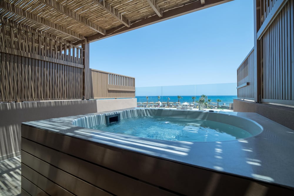 Senseana Sea Side Resort & Aquadventure - All Inclusive — Spa in Analipsi