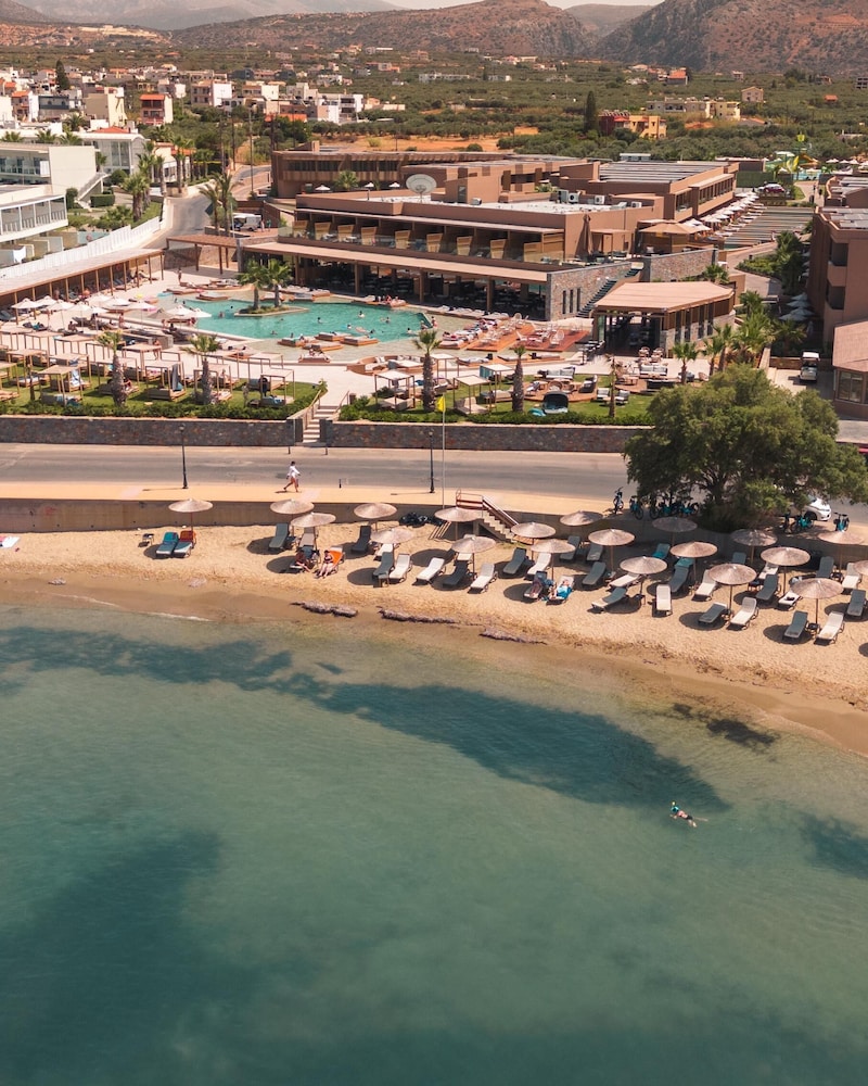 Senseana Sea Side Resort & Aquadventure - All Inclusive — Beach in Analipsi