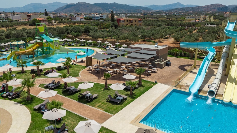 Senseana Sea Side Resort & Aquadventure - All Inclusive — Swimming pool in Analipsi