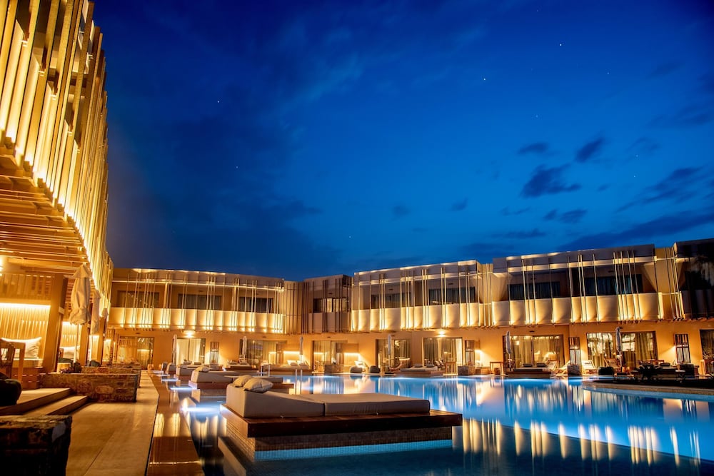 Senseana Sea Side Resort & Aquadventure - All Inclusive — Hotel building in Analipsi